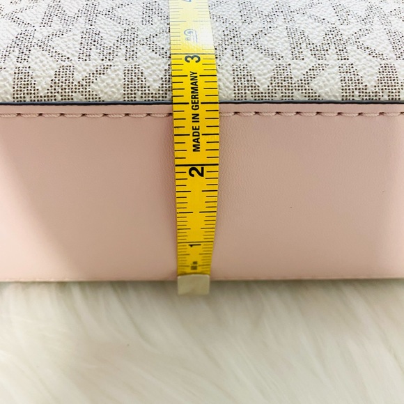 Michael Kors Jet Set Travel Crossbody w Tech Attch - Picture 15 of 15